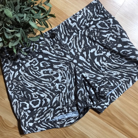 Ann Taylor Pants - Ann Taylor Loft Cheetah Print Shorts Size 4
